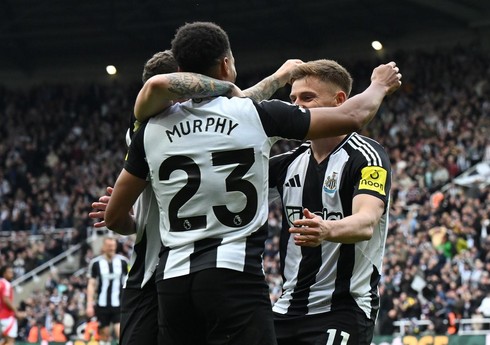 İngiltərə Premyer Liqası: “Nyukasl” ”Mançester Yunayted”i darmadağın edib, “Çelsi” isə autsayderlə bacarmayıb