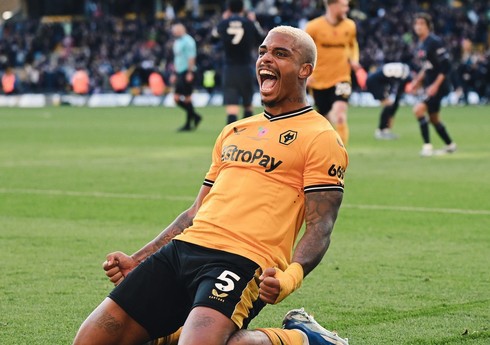 İngiltərə Premyer Liqası: “Tottenhem” əlavə edilmiş vaxtda iki qol buraxaraq məğlub olub