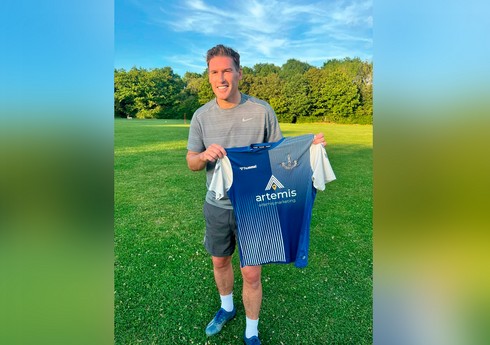 İngiltərə Premyer Liqasının rekordçusu 43 yaşında karyerasını bərpa edib