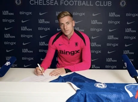 İngiltərəli forvard “Çelsi”də - RƏSMİ