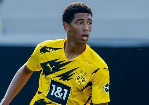 İngiltərəli futbolçu Bundesliqada yeni rekorda imza atıb