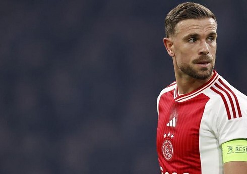 İngiltərəli yarımmüdafiəçi "Ayaks"dan ayrılıb