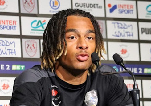 İtaliya klubunun futbolçusu xəstəxanaya yerləşdirilib