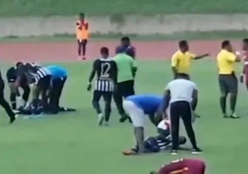 Keniyada iki futbolçunu ildırım vuraraq öldürüb