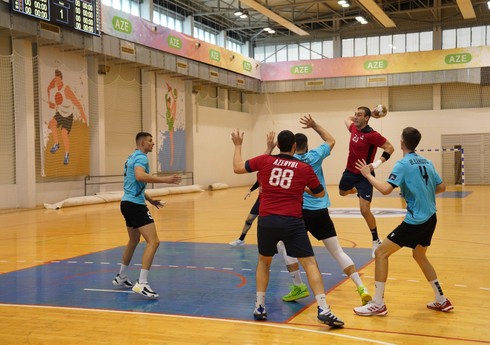 Kişi həndbolçular arasında Azərbaycan çempionatında daha bir oyun keçirilib