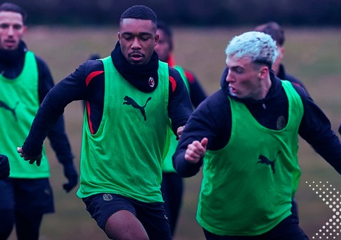 Klarens Zeedorfun oğlu "Milan"ın əsas komandasında məşqlərə başlayıb