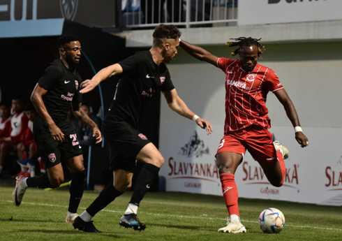 Konqolu futbolçu: “Qarabağ” bu çempionatda tam fərqli futbol oynayır"
