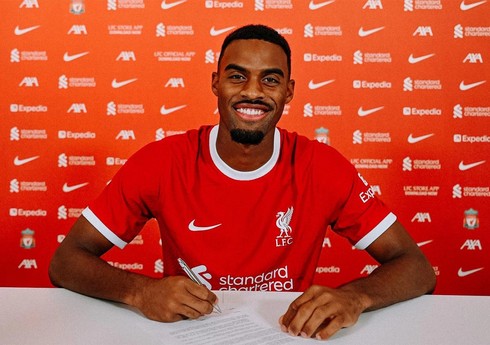 “Liverpul” “Bavariya”nın yarımmüdafiəçisini transfer edib