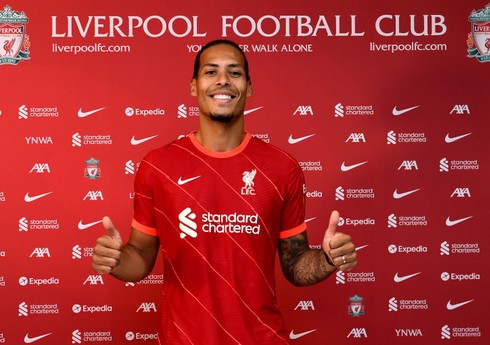 "Liverpul" Vircil van Deyklə müqavilə müddətini uzadıb