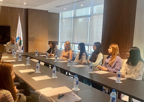 Mahir Məmmədov Avropa çempionatında medal qazanan şahmatçılarla görüşüb