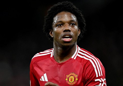 "Mançester Yunayted" müdafiəçisini Niderland klubuna icarəyə verib