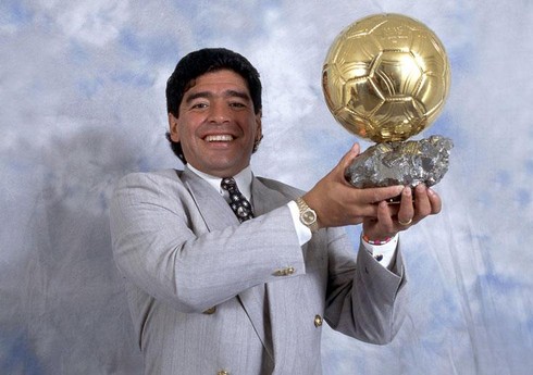 Maradonanın “Qızıl top” mükafatı hərracdan çıxarılıb