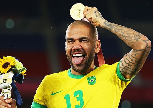 Meksika klubu saxlanılan məşhur futbolçunun müqaviləsini ləğv edib