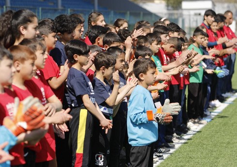 Minadan zərər çəkmiş 10 yaşlı Ağdam sakini "Qarabağ" - FCSB matçından öncə hakimlə birgə meydana çıxacaq