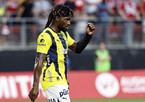 "Napoli" "Fənərbağça"da çıxış edən futbolçunu heyətinə qatmaq istəyir
