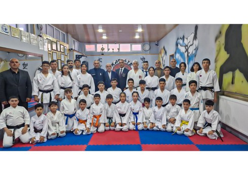 Naxçıvan karateçiləri üçün seminar keçirilib, imtahan götürülüb