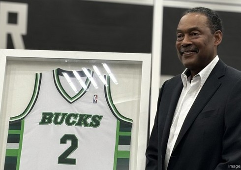 NBA klubunun sahibi vəfat edib