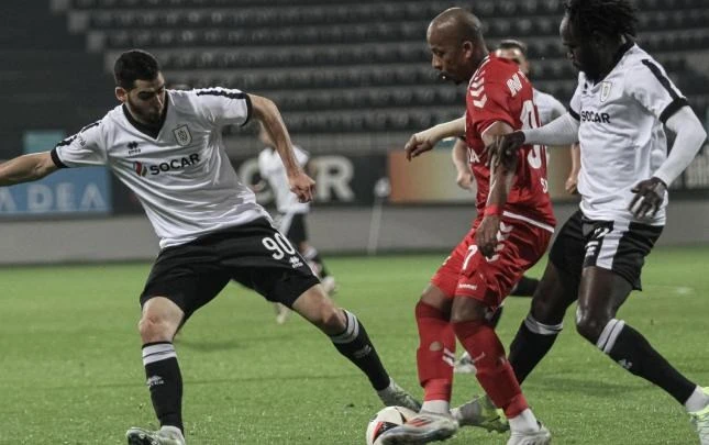 “Neftçi” “Araz-Naxçıvan”a qarşı - Heyətlər - YENİLƏNİR