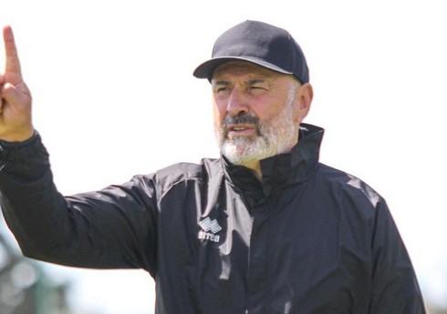 "Neftçi"nin sabiq baş məşqçisi İran klubu ilə anlaşıb