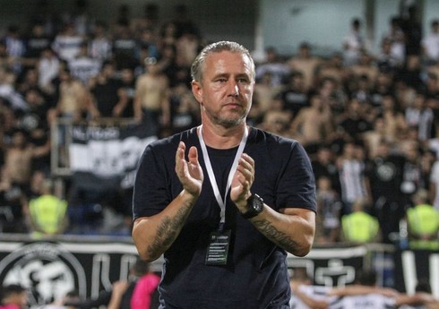 “Neftçi”nin sabiq baş məşqçisi Rumıniya klubunu aldadıb
