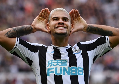 Nəhəng klubların maraq dairəsində olan futbolçu müqaviləsini yeniləyib