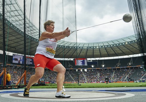 Olimpiya çempionu rusiyalı idmançıların yarışlara buraxılmasına etiraz edib