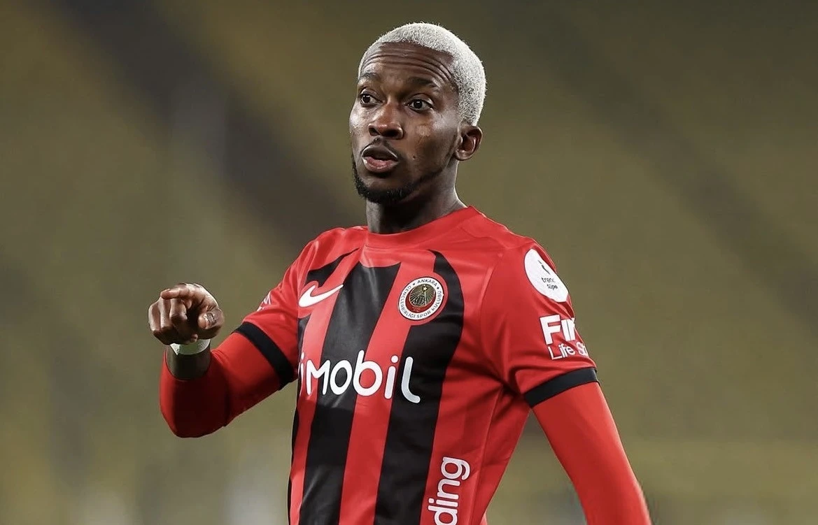 Onyekuru Super Liqa klubunun heyətindən KƏNARLAŞDIRILIB