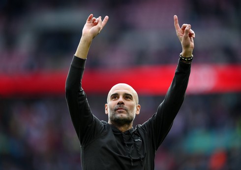 Pep Qvardiola "Mançester Siti"nin işçilərinə pul mükafatı verib