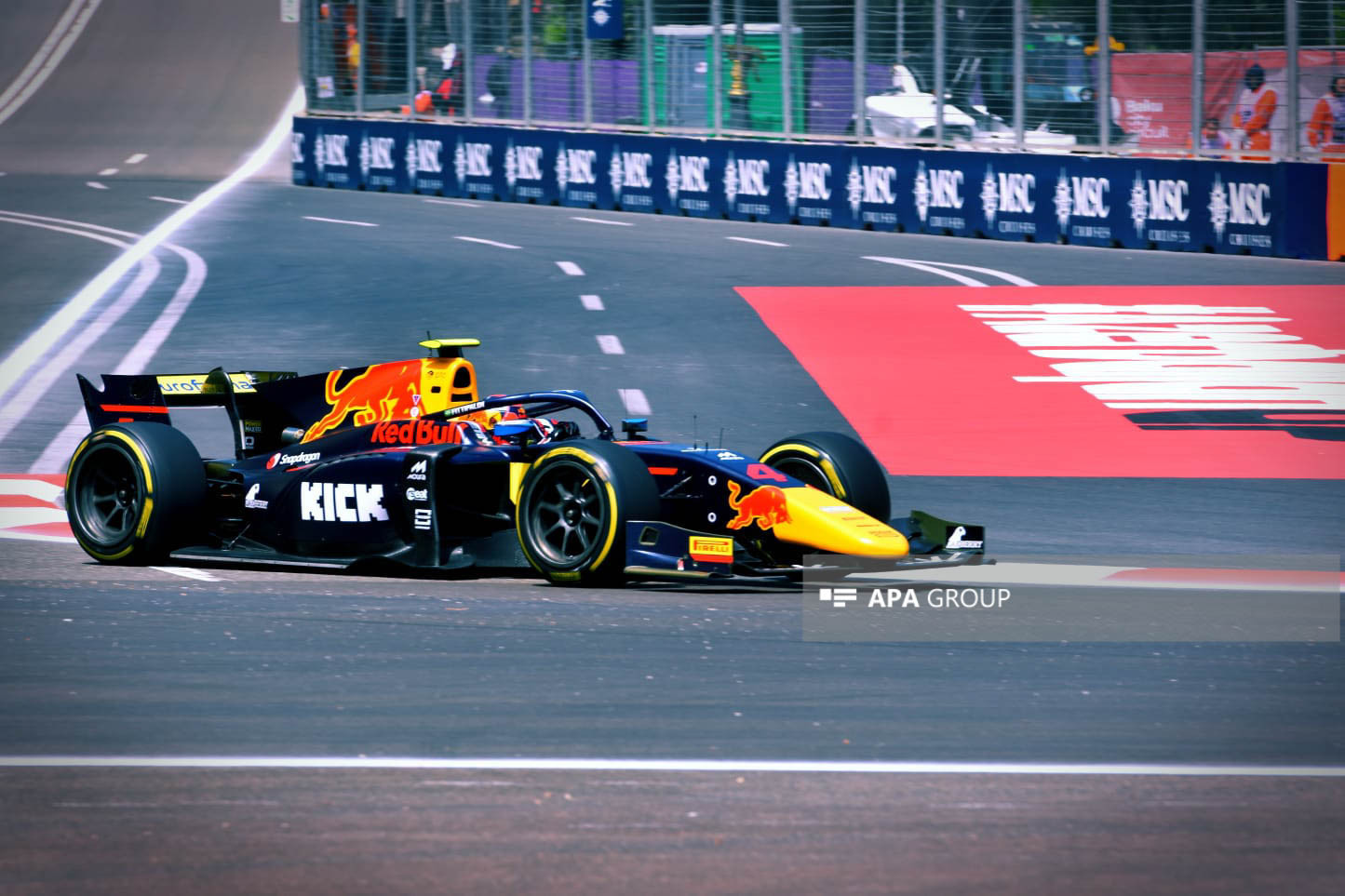 “PHM Racing” pilotu “Formula 2”nin əsas yarışında qəza törədib