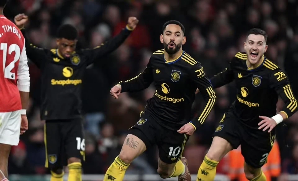 Premyer Liqa: "Mançester Yunayted" səfərdə "Arsenal"ı məğlub edib