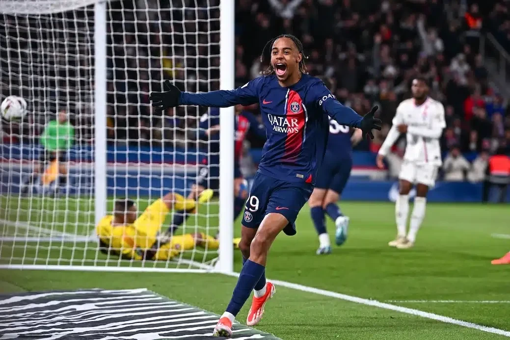 PSJ 22 yaşlı futbolçusu ilə 5 illik müqavilə imzalayacaq