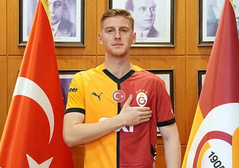 "Qalatasaray" futbolçusu ilə müqavilə müddətini artırıb