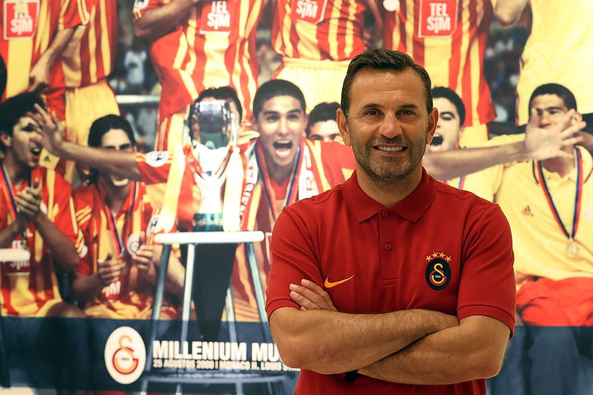 “Qalatasaray” Okan Burukla müqavilənin müddətini uzadıb