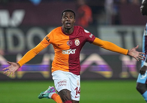 “Qalatasaray” “Trabzonspor”a qalib gələrək “Fənərbağça” ilə xallarını bərabərləşdirib
