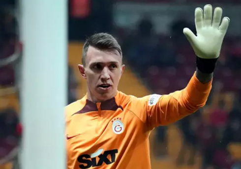 "Qalatasaray"ın qapıçısı mövsümün sonunda karyerasını başa vuracaq