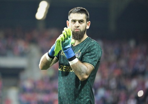 "Qarabağ" millinin qapıçısı ilə müqaviləni yeniləyib