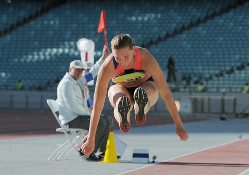 Qış Avropa Çempionatında mübarizəni dayandıran atlet Azərbaycan rekordunu yeniləyib