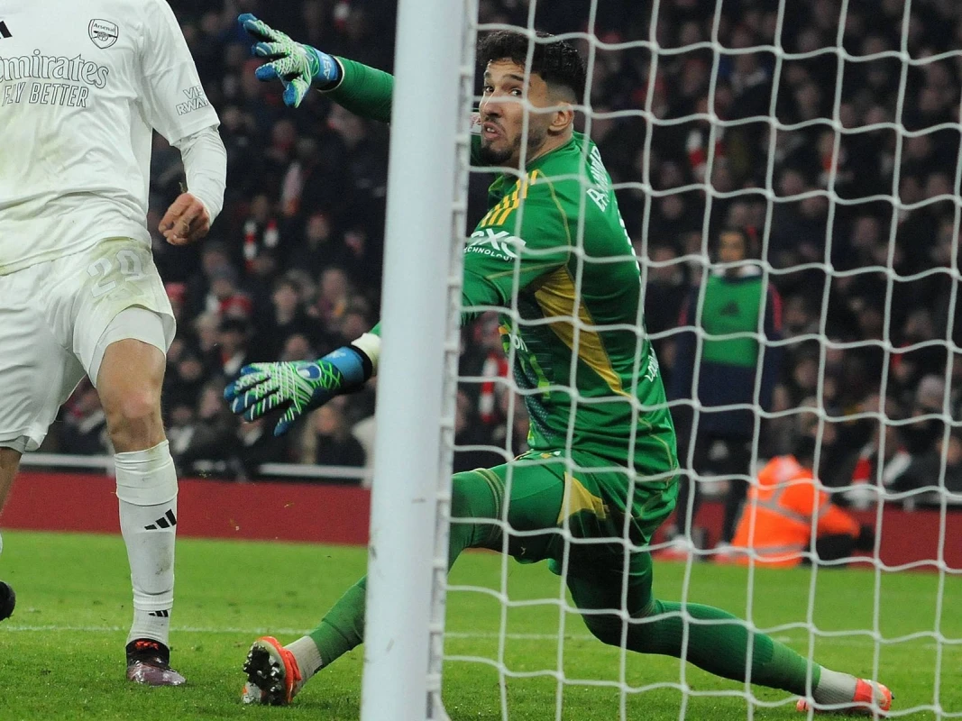 "Mançester Yunayted" Türkiyə millisinin üzvü ilə yolları ayırır