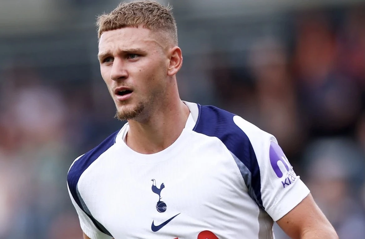 "Tottenhem" icarəyə verdiyi futbolçunu qaytarıb - RƏSMİ