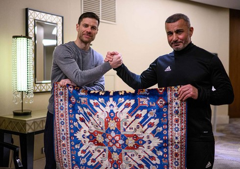 Qurban Qurbanov Bakıda Xabi Alonso ilə görüşüb