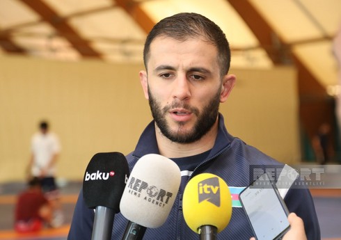 Rafiq Hüseynov: “Azərbaycanın yunan-Roma güləşi tarixində belə titullu komanda olmayıb