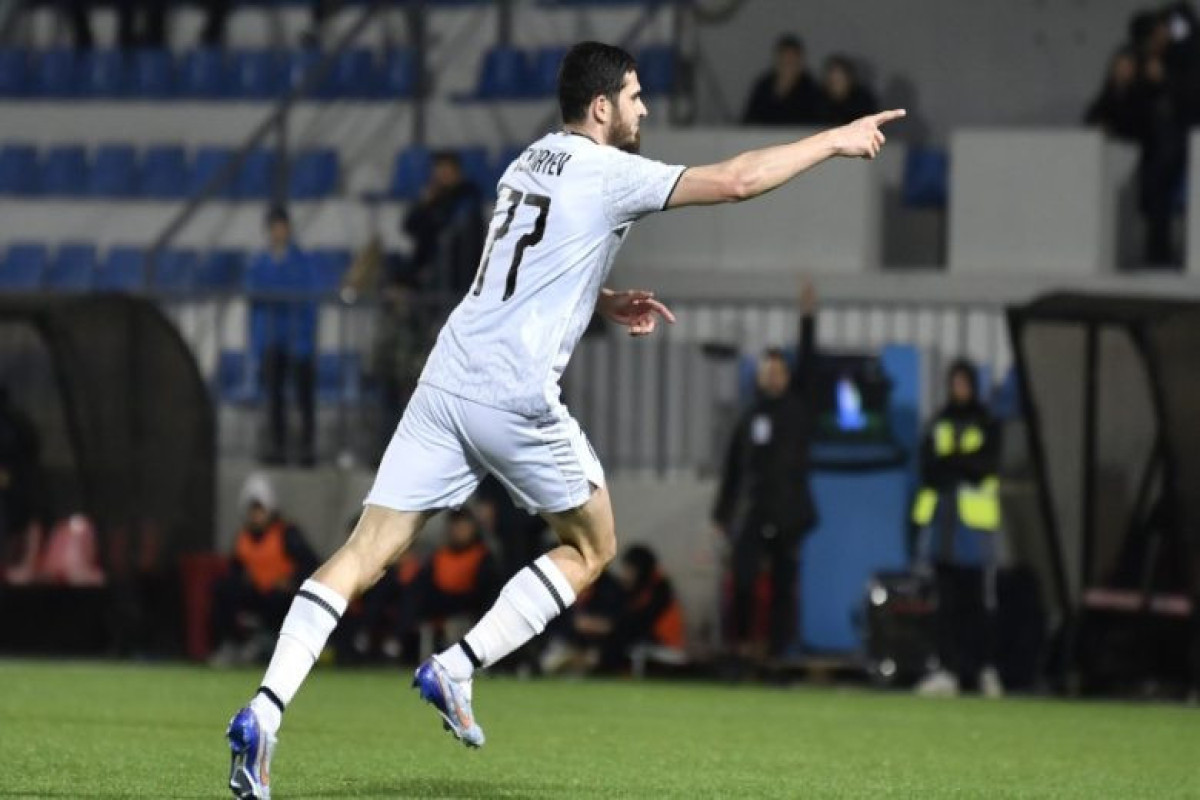 Ramil Şeydayev bir mövsümdə vurulan qol sayında Reynaldoya çatıb