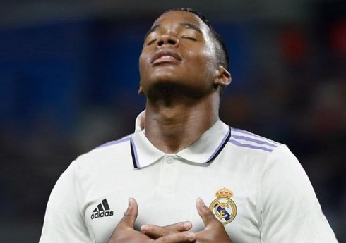 "Real Madrid" 16 yaşlı hücumçunu 60 milyon avroya transfer edib