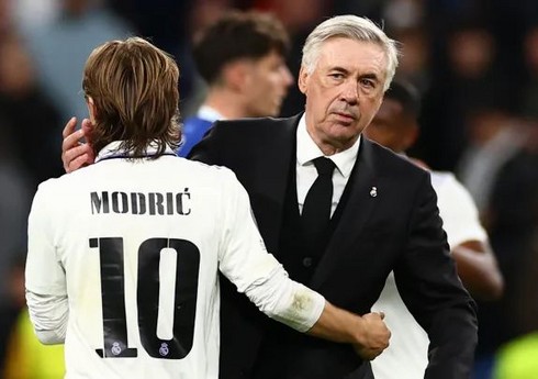 "Real"ın baş məşqçisi Luka Modriçə məşqçilər korpusunda yer almağı təklif edib