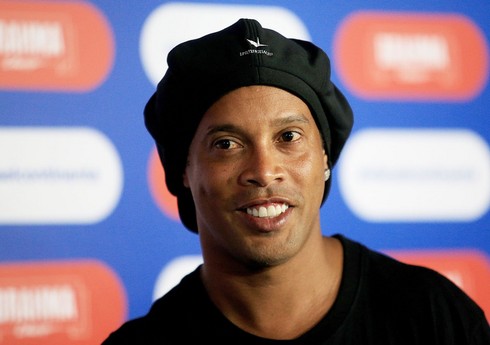 Ronaldinyo hazırda karyerasını davam etdirən ən güclü braziliyalı futbolçunun adını açıqlayıb