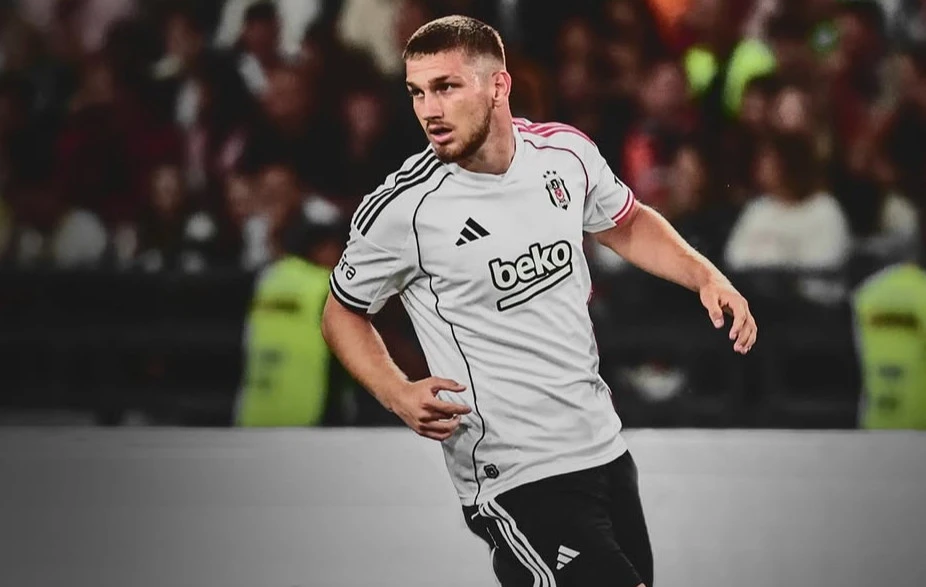 Semih Kılıçsoy rəsmən “Kalyari”də