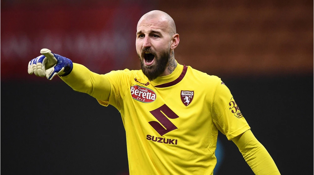 Serbiya millisinin üzvü addım-addım "Napoli"yə