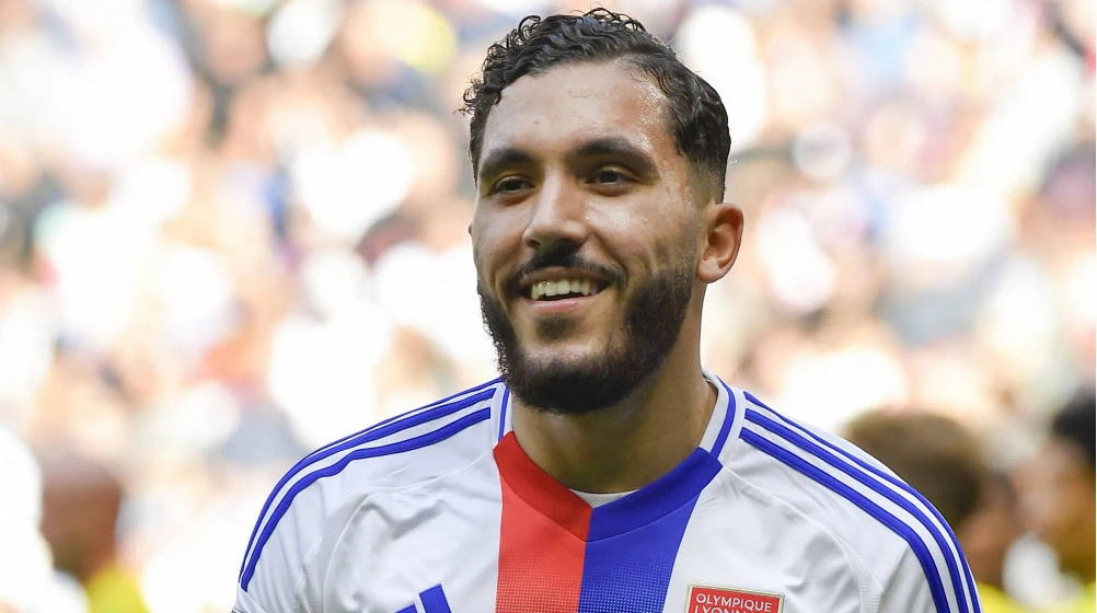 Şerki “Lion”u tərk edir