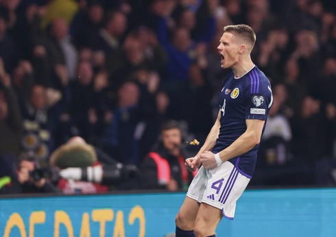 Şotlandiyalı futbolçu uzun müddətdən sonra ilkə imza atıb