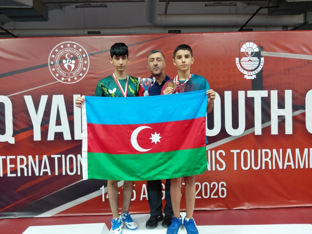 Stolustü tennisçilər Türkiyədən 4 medalla qayıdırlar - FOTO